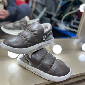 У нас есть наши крутые тапки и на мужчин Качество