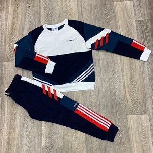 В наших отделах розничной и оптовой продаж большой