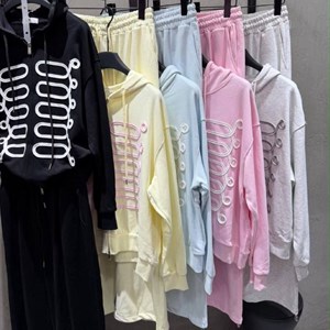 Женская одежда стандартного размера — 2200 сом в Бишкеке