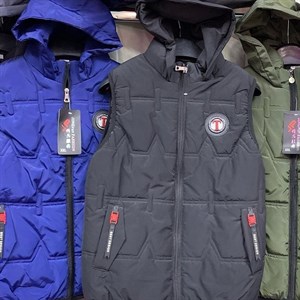 Жилетка 6 9лет 480сом производство китай Ткань плащевка