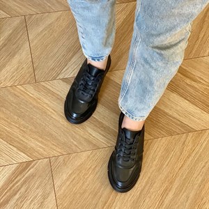 Этой осенью мы решили сделать упор на кожанную обувь