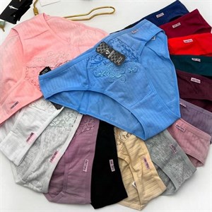 Кыргызстан Бишкек Рынок Кербен Дордой Нижнее белье