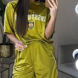 Женский оверсайз костюм «двойка» с шортами до 52 размера — оптом из Гуанчжоу