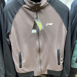 Мужская спортивная одежда бомберы и шорты в широком