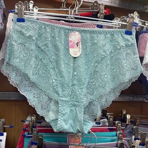 Кыргызстан Бишкек Рынок Кербен Дордой Нижнее белье