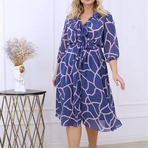 Новинка Шифоновое платье с воланом на груди подчеркнет