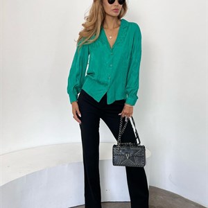  Зеленый уже не первый сезон является самым модным