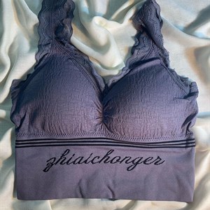 Красивый топ в необычном цвете Ткань мягкая и приятная