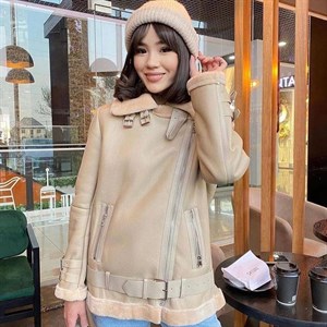 Умная в бутике вы найдете разные модели Дубленок Ждём