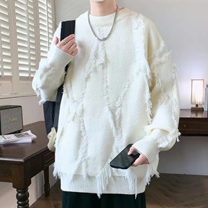 Свитер актуального кроя та самая база которая необходима