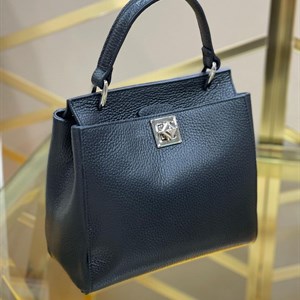 New кожаная сумка в налчии  производство Италия размер25см