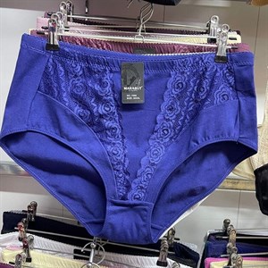 Кыргызстан Бишкек Рынок Кербен Дордой Нижнее белье