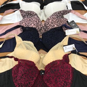 Дордой рынок Кербен Мир белья Ряд 6 контейнер 07