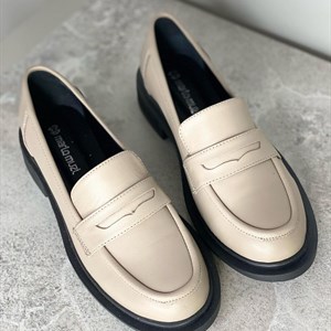 Самая трендовая и универсальная модель лоферов В наличии