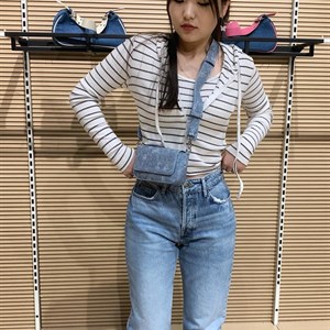  Кофта и майка 1500сом  Сумка 1600сом  Джинсы 2800сом