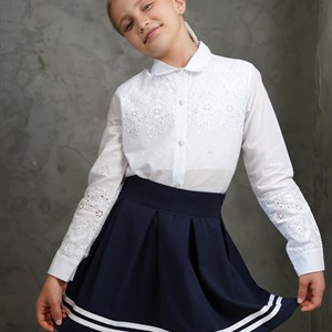   Удобная и элегантная рубашка для девочки из льна