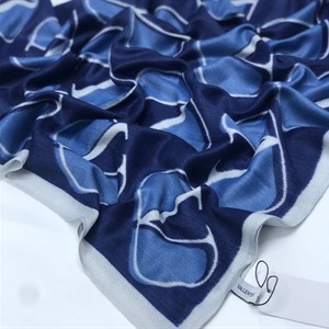 Тонкий нежный кашемир Размер 90 90 Качество Осень