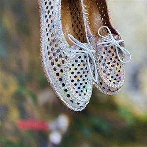 В НАЛИЧИИ НА ПОВТОРЕ      