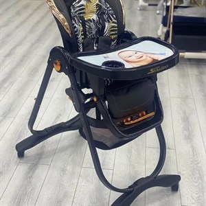 Стульчик для кормления регулируется по высоте также