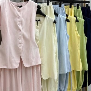 KAPSULA_BRAND — повтор коллекции: платья/одежда в наличии, 20–25 шт. по расцветкам