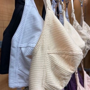 Кыргызстан Бишкек Рынок Кербен Дордой Нижнее белье