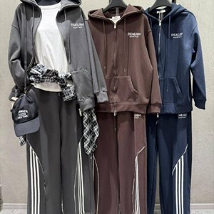 Женская одежда KAPSULA_BRAND размеров M и L в Бишкеке