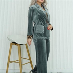   Тройка Костюм  Размерный ряд 48 54  Контакты 996