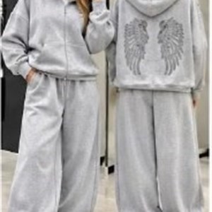 Женский спортивный костюм с начесом и велюром оптом — производство Корея