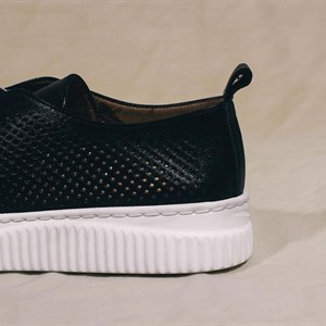 Для тех кто не любит объемную обувь у нас есть вот