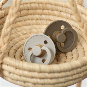 Легендарная соска пустышка BIBS создана для стильных