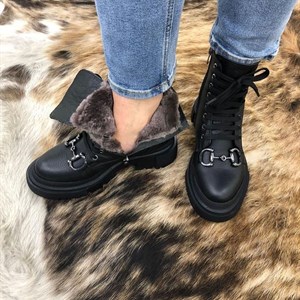 Натуральная кожа с натуральным мехом Цена 12000 6800