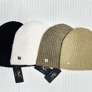 Лимитированная Шапочка от Италия - Уникальный Стиль и Комфорт