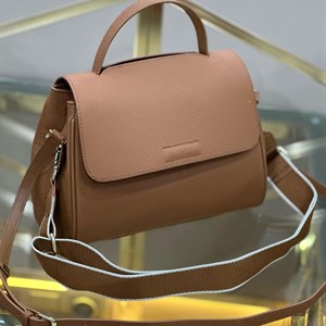 New сумка В наличии   Имеются 2 длинных ремешка  