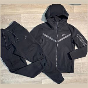 В наличии    Большой ассортимент самых трендовых