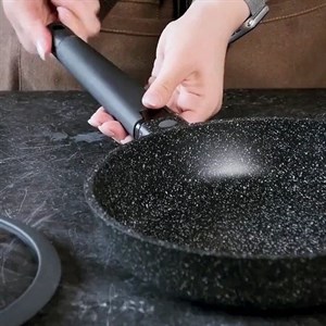 В наличии шикарная универсальная сковорода Granhel