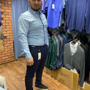 На нашем дорогом покупателе рубашка от Amato и слаксы