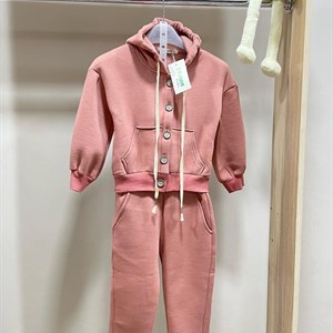 в наличии двойки  Размеры 30 32 34 36 Ткань трехнитка