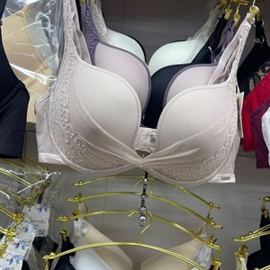 Кыргызстан Бишкек Рынок Кербен Дордой Нижнее белье