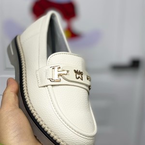 Магазин модной и Качественной обуви 15 лет на рынке