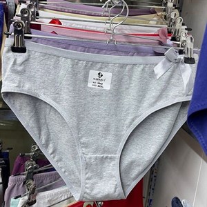 Кыргызстан Бишкек Рынок Кербен Дордой Нижнее белье