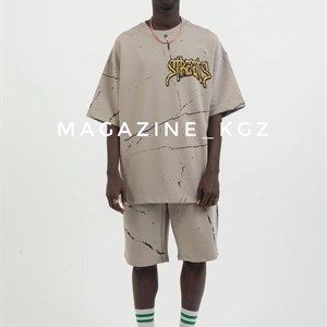 Здравствуйте Вы можете заказать у нас уличную одежду