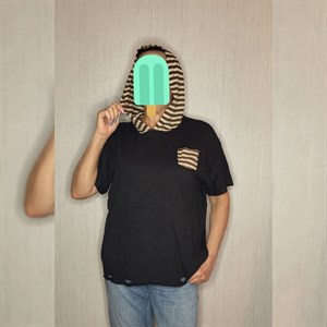 Модель 9059 Комбинированная футболка с капюшоном резаный