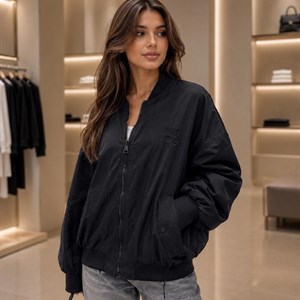 Женский бомбер оверсайз в корейском стиле — объёмный streetwear