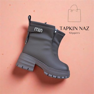  Более 20ти лет занимаемся продажами домашних тапочек