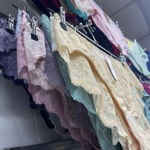 Кыргызстан Бишкек Рынок Кербен Дордой Нижнее белье