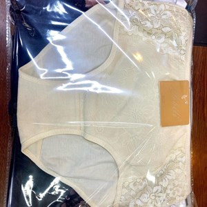 Кыргызстан Бишкек Рынок Кербен Дордой Нижнее белье