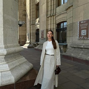 В НАЛИЧИИ НАКИДКА С ЮБКОЙ ИДЕАЛЬНАЯ ДВОЙКА ТРЕНД года