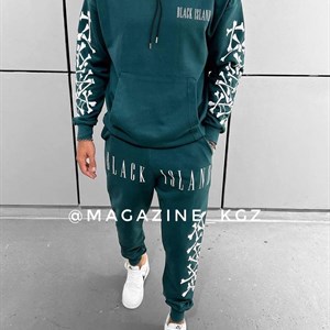 Здравствуйте Вы можете заказать у нас уличную одежду