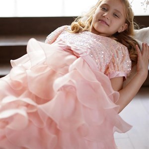 Новинки Струящиеся платье Лиф расшит пайетками   Посадка