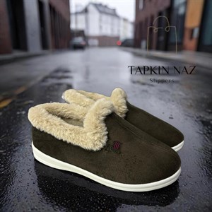  Более 20ти лет занимаемся продажами домашних тапочек